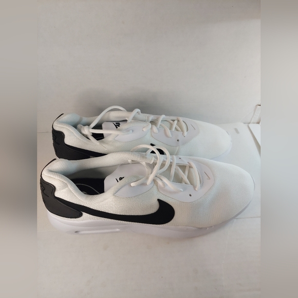 Nike Air Max Oketo Athletic Men's White and Black Size US 12 Running Shoes - Picture 4 of 12